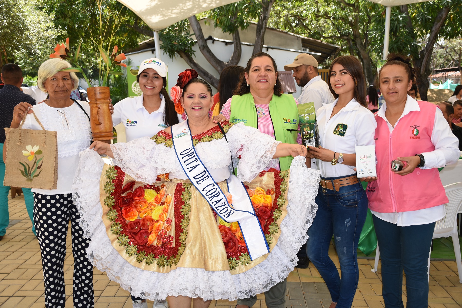 Rosario Fernández, Alejandra Motta, Norma Inés Escobar, María Lucia Cleves, Ángela Argote y Marisol Medina.